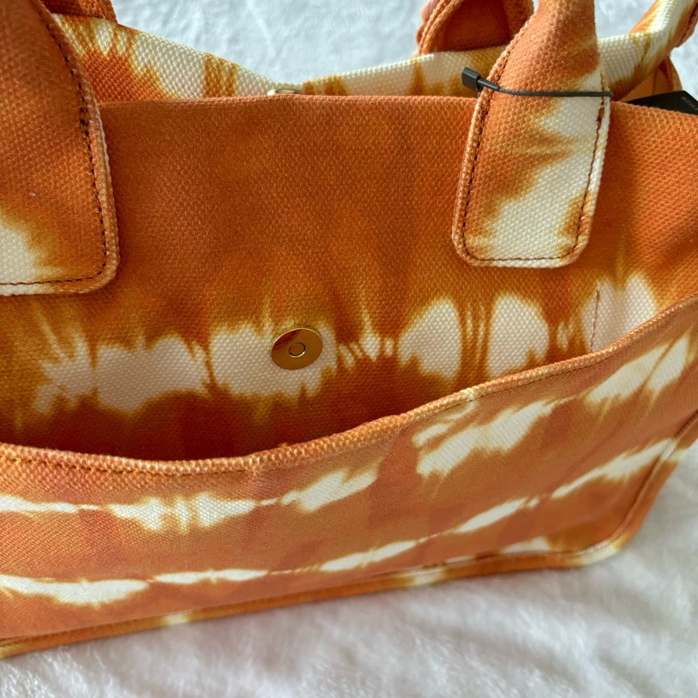 VINCE CAMUTO Orla Large Tie-Dye Canvas Structured Tote Handbag--NWT - Picture 4 of 14